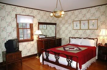 Nauvoo Grand Bed & Breakfast