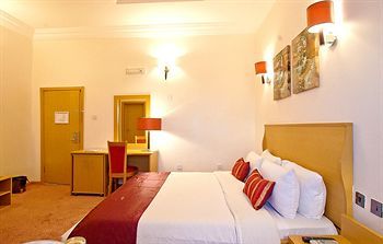 Bolton White Hotels And Apartments