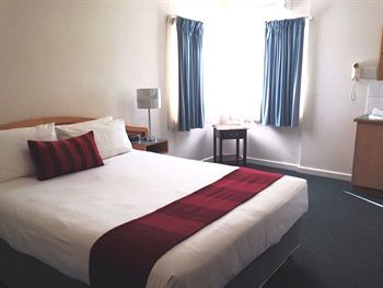O'Shea's Royal Hotel