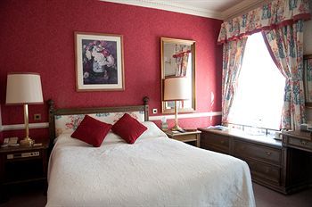 Woodlands Lodge Hotel