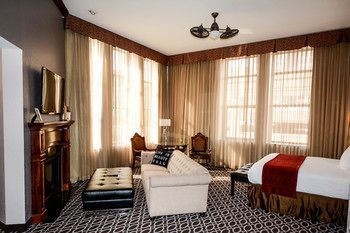 Des Lux Hotel