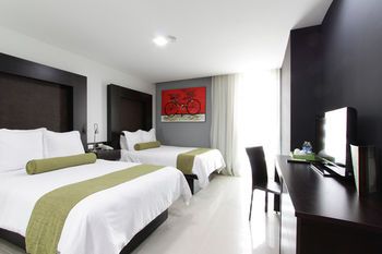 Wyndham Garden Guadalajara Acueducto