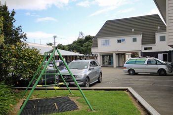 Spinnaker Motel