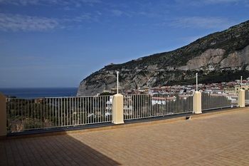 Outdoor Pictures 24