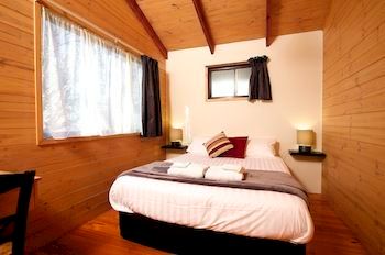 Lakes and Craters Holiday Park