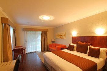 Euston Club Motel