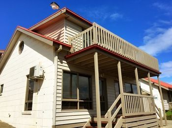 Port O' Call Motel