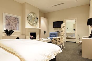 The Stirling Hotel