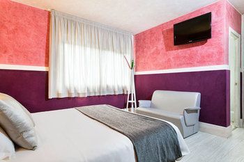 Hotel H