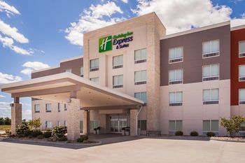 Holiday Inn Express & Suites Litchfield, an IHG Hotel