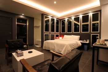 S Petite Hotel