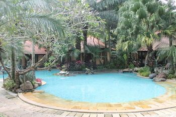 Laras Asri Resort & Spa