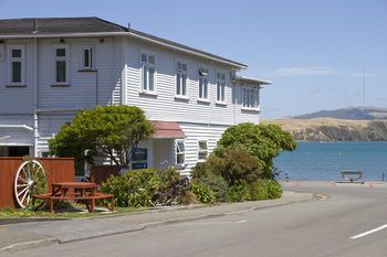 Moana Lodge