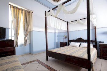 Monte Kristo Hotel