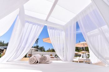 Seasons SPA Boutique Hotel