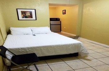 Monterey Inn Hotel