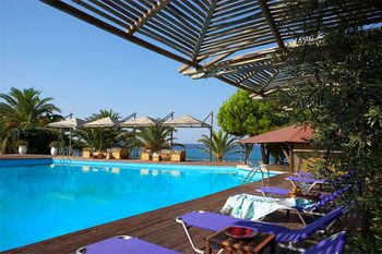 Kamari Beach Hotel