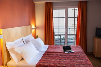 Kronos Hotel