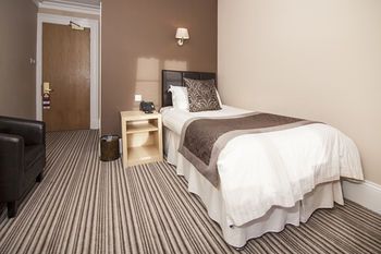 Burnett Arms Hotel