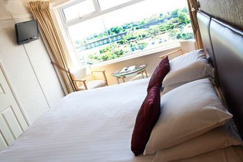 OYO The Sun Hotel