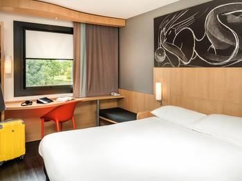 ibis Montceau les Mines