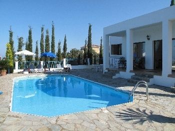 Chriseleni Latchi Villas