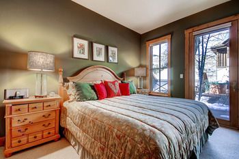 Villa Montane by East West Hospitality