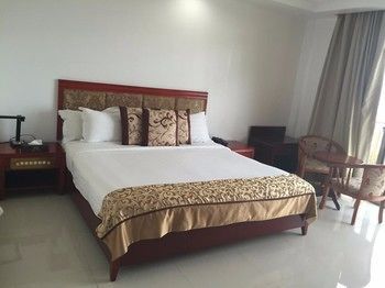 Emerald Hotel & Restaurant