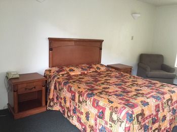 Golden Hills Motel