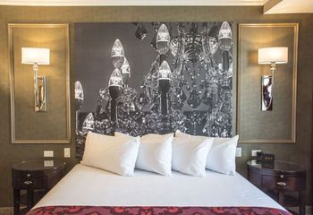 The Delavan Hotel