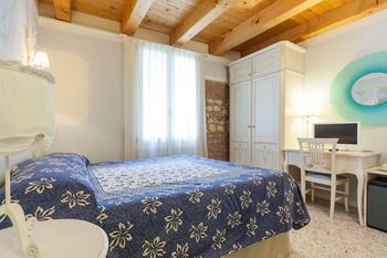 Talamo Rooms