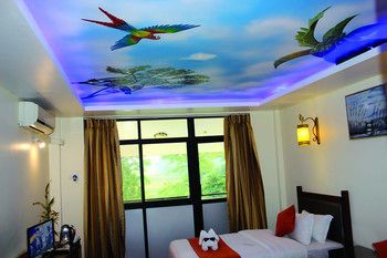 Hotel Jungle Crown
