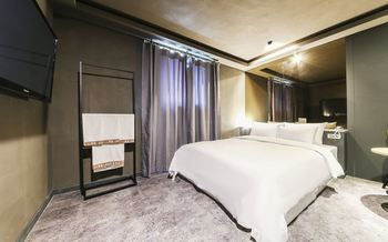 Moon Hotel