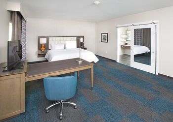 Hampton Inn & Suites LAX El Segundo