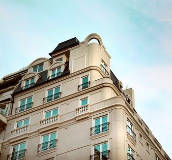 Carles Hotel