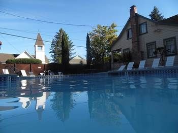 Riverlane Resort
