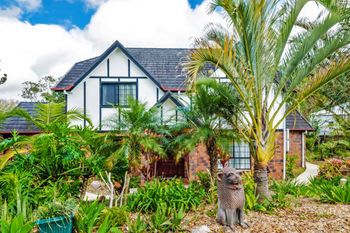 Mount Mee Country Inn Bed & Breakfast