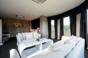 Lax Boutique Hotel