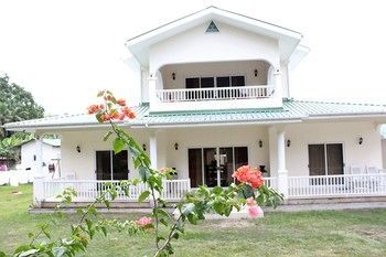 Julie's Holiday Home