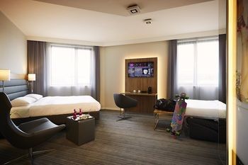 Moxy Aberdeen Airport