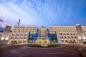 Grand Luxor Hotel