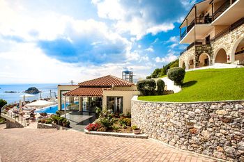 La Luna Hotel