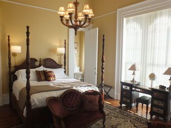 The Pepin Mansion Bed & Breakfast