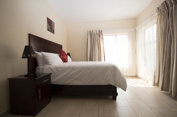 Khamanzi Lodge
