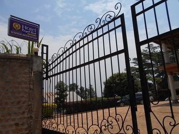 Hotel Royal Nest Entebbe