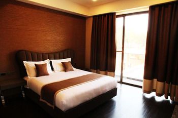 Speke Apartments Wampewo