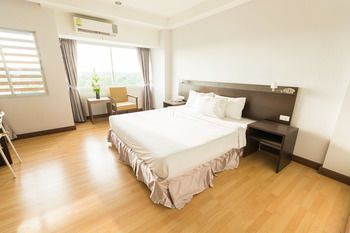 SinKiat Buri Hotel