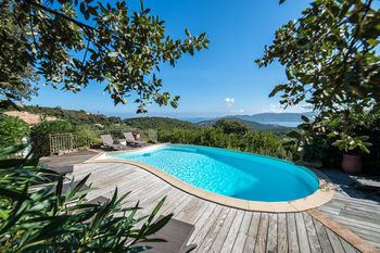 SWIM LODGE HOTEL