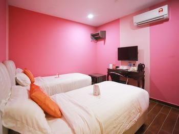 OYO 297 Elmark Hotel