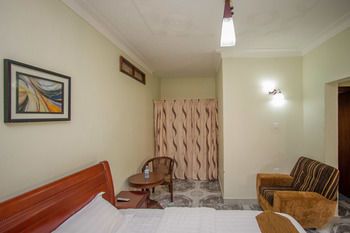 Tuzza Hotel